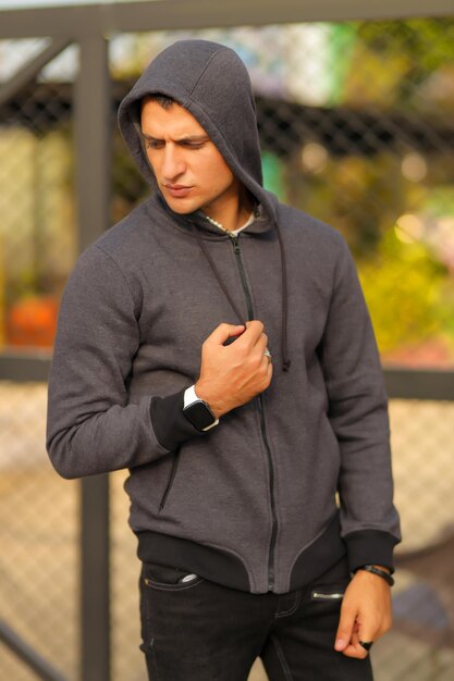 FELPA UNISEX CAPPUCCIO E ZIP PREMIUM